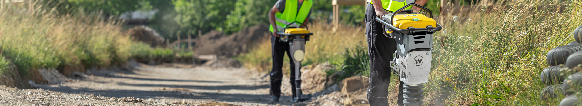 Battery driven rammers AS30e and AS50 on job site