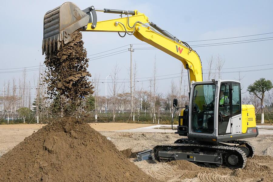 Tracked Conventional Excavator ET75